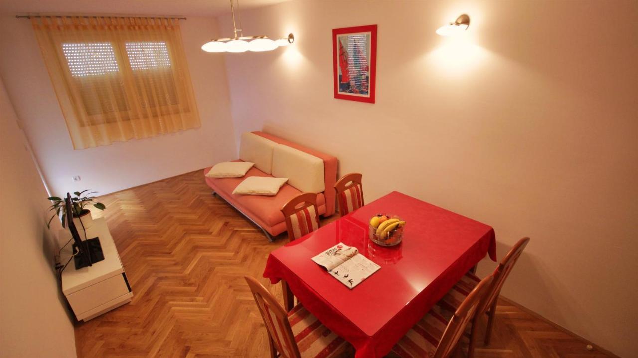 Apartment Jen Omiš Eksteriør bilde