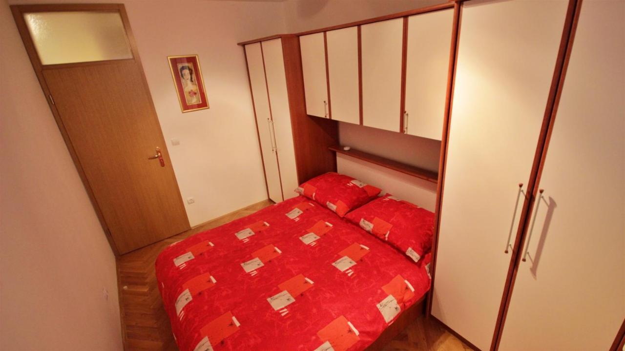 Apartment Jen Omiš Eksteriør bilde