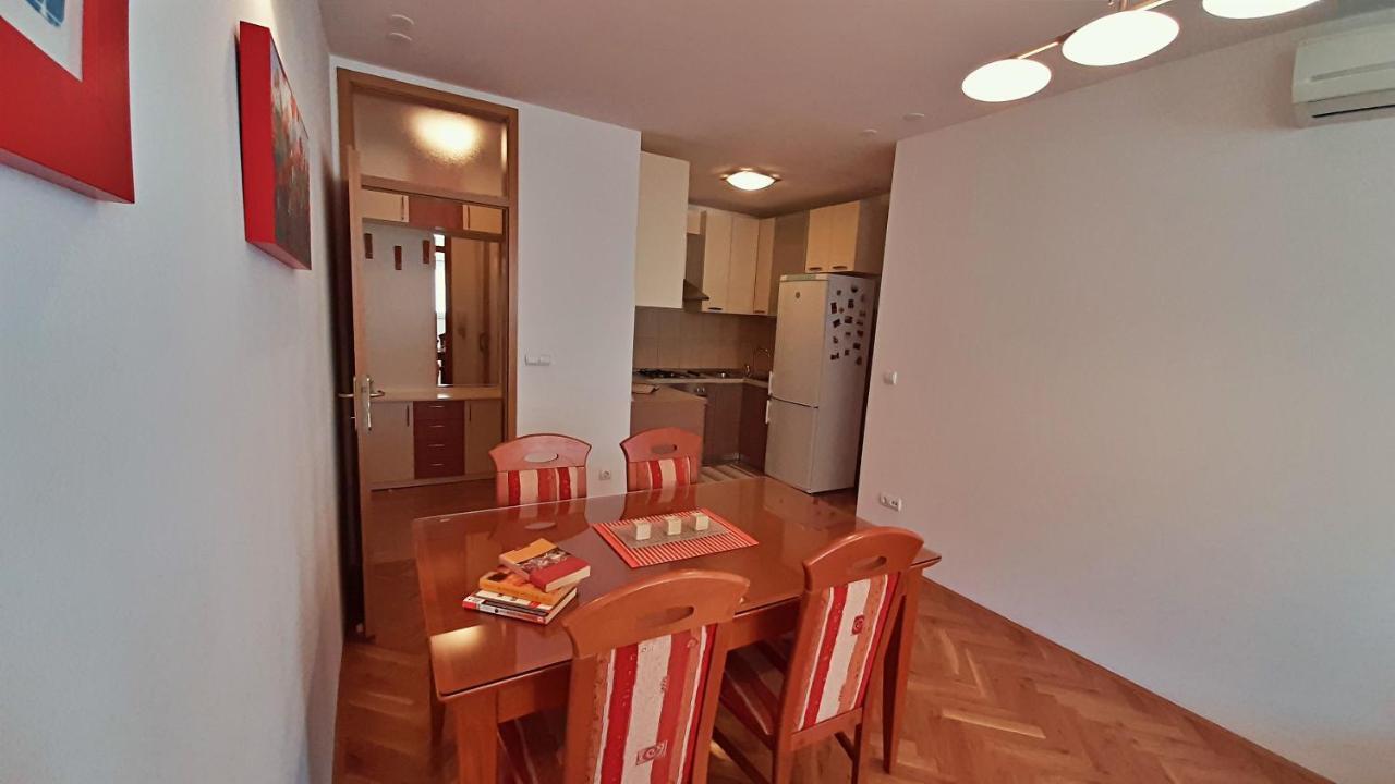 Apartment Jen Omiš Eksteriør bilde