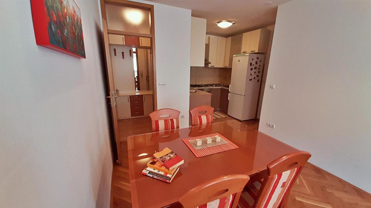 Apartment Jen Omiš Eksteriør bilde