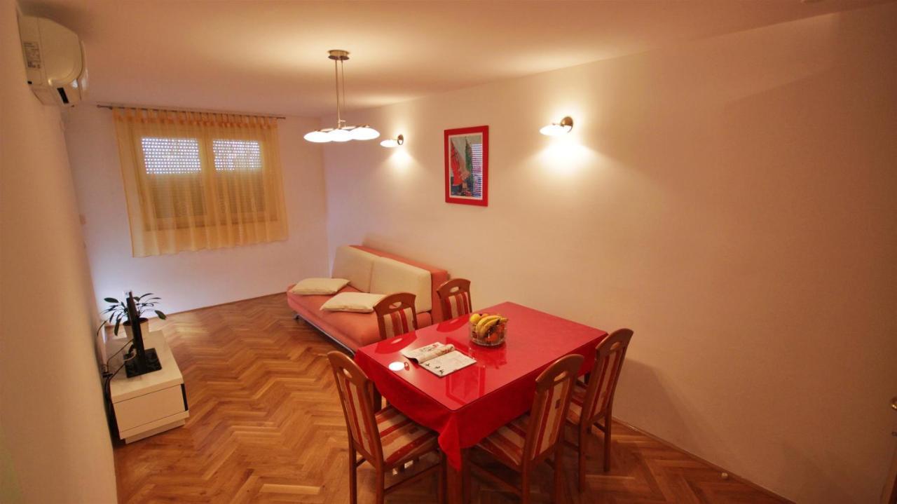 Apartment Jen Omiš Eksteriør bilde