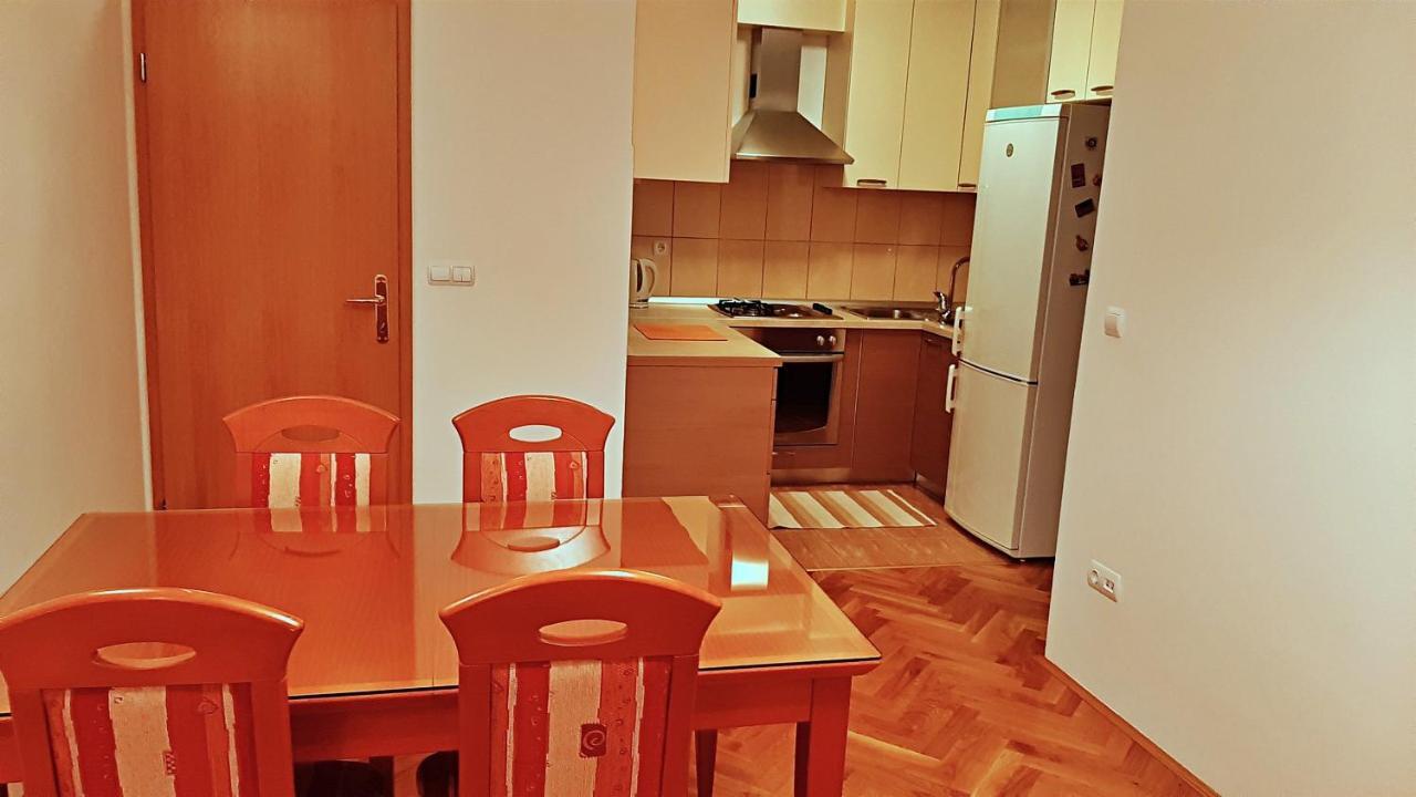 Apartment Jen Omiš Eksteriør bilde