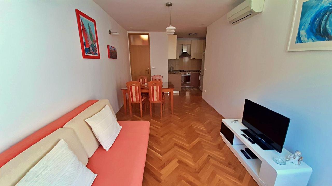 Apartment Jen Omiš Eksteriør bilde