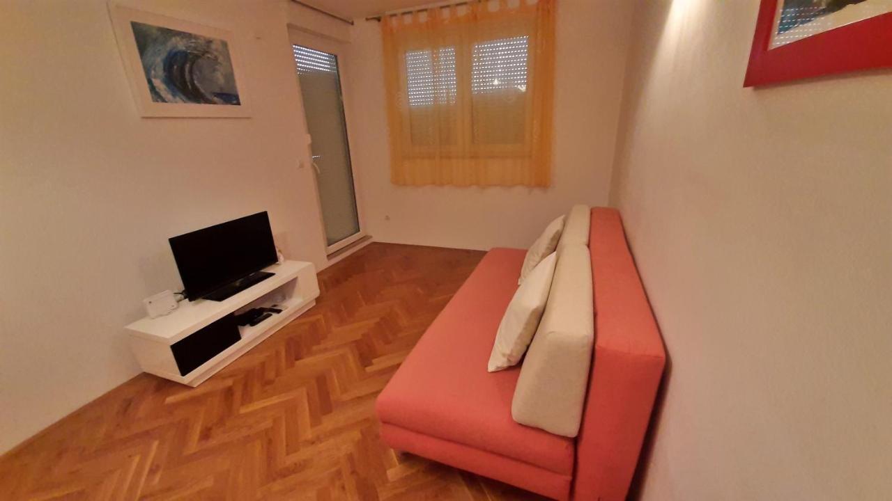 Apartment Jen Omiš Eksteriør bilde