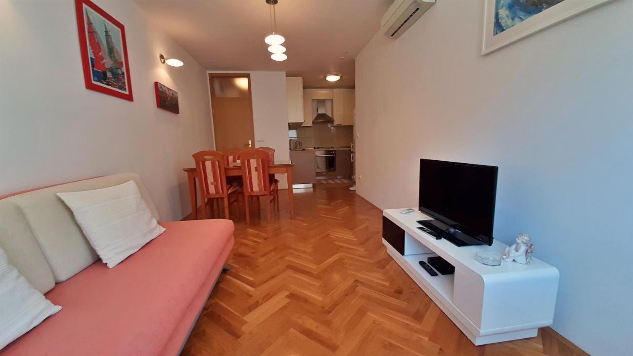 Apartment Jen Omiš Eksteriør bilde